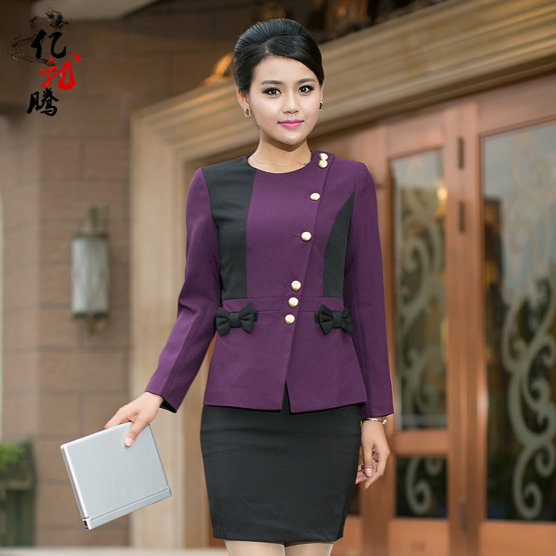 職業(yè)裝空姐酒店服務(wù)前臺(tái)