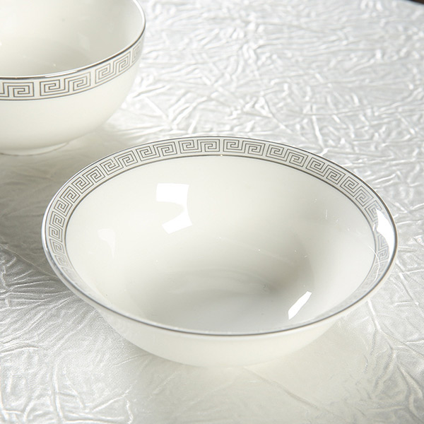 回紋骨瓷擺臺(tái)餐具